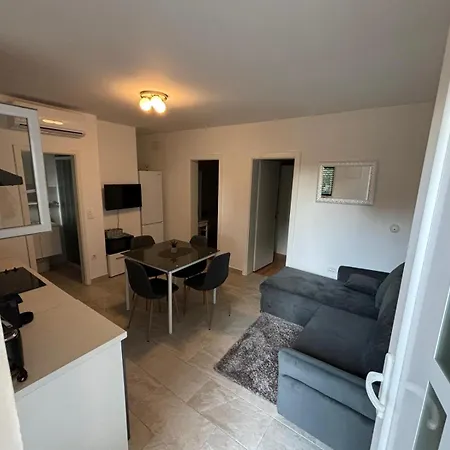 Roko Apartment *